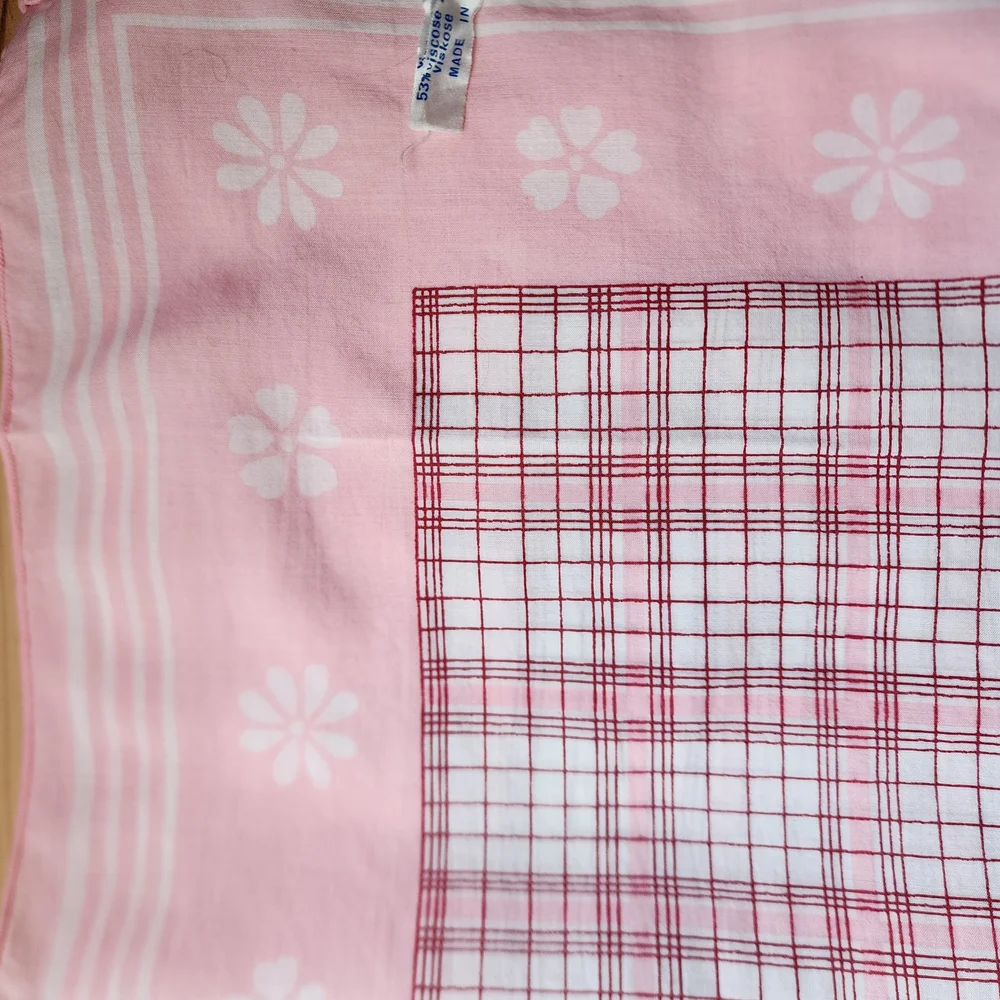 VINTAGE Cottagecore Pink Floral Plaid Scarf Handkerchief 21in x 21in‎